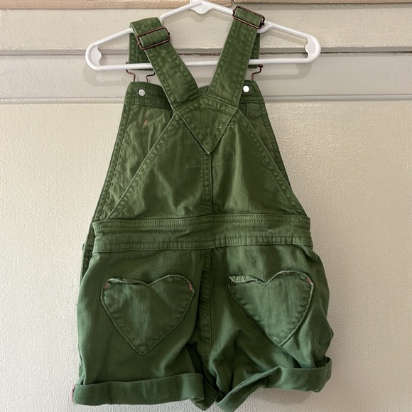 Mini Boden Heart Pocket Short Dungarees - Picture 5 of 6